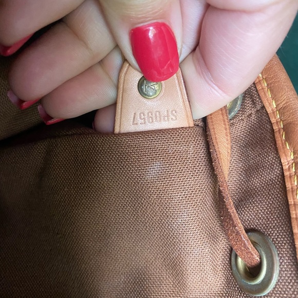 Authentic Louis Vuitton mini montsouris monogram discontinued - Picture 3 of 10